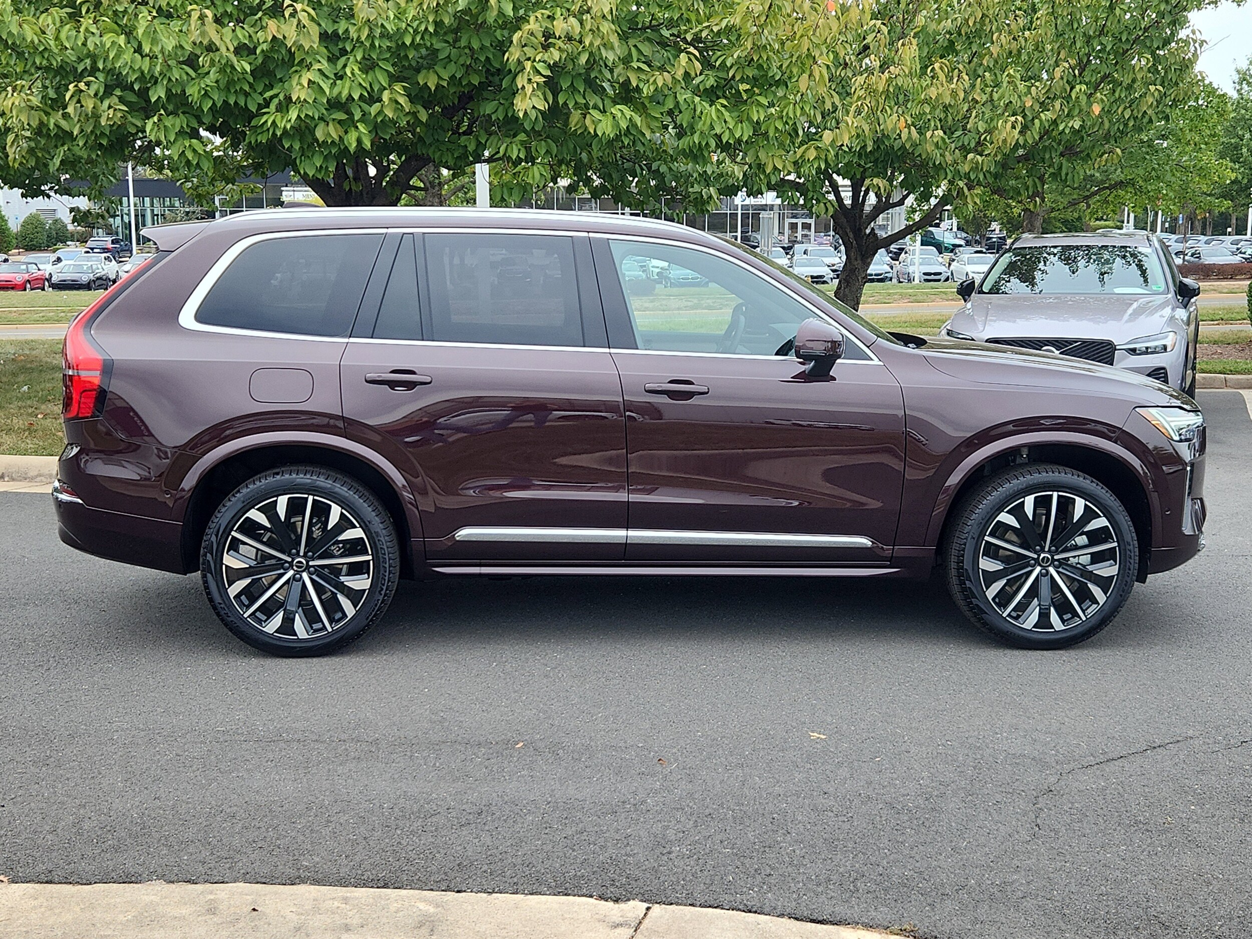 2026 Volvo XC90 Plus photo 3