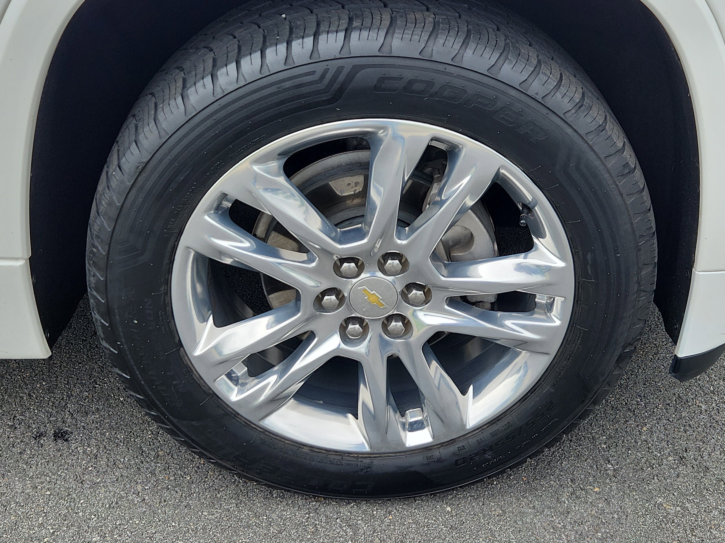 2019 Chevrolet Traverse High Country photo 3