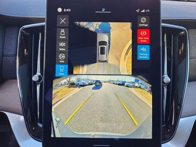 2026 Volvo XC90 Plus - Photo 17