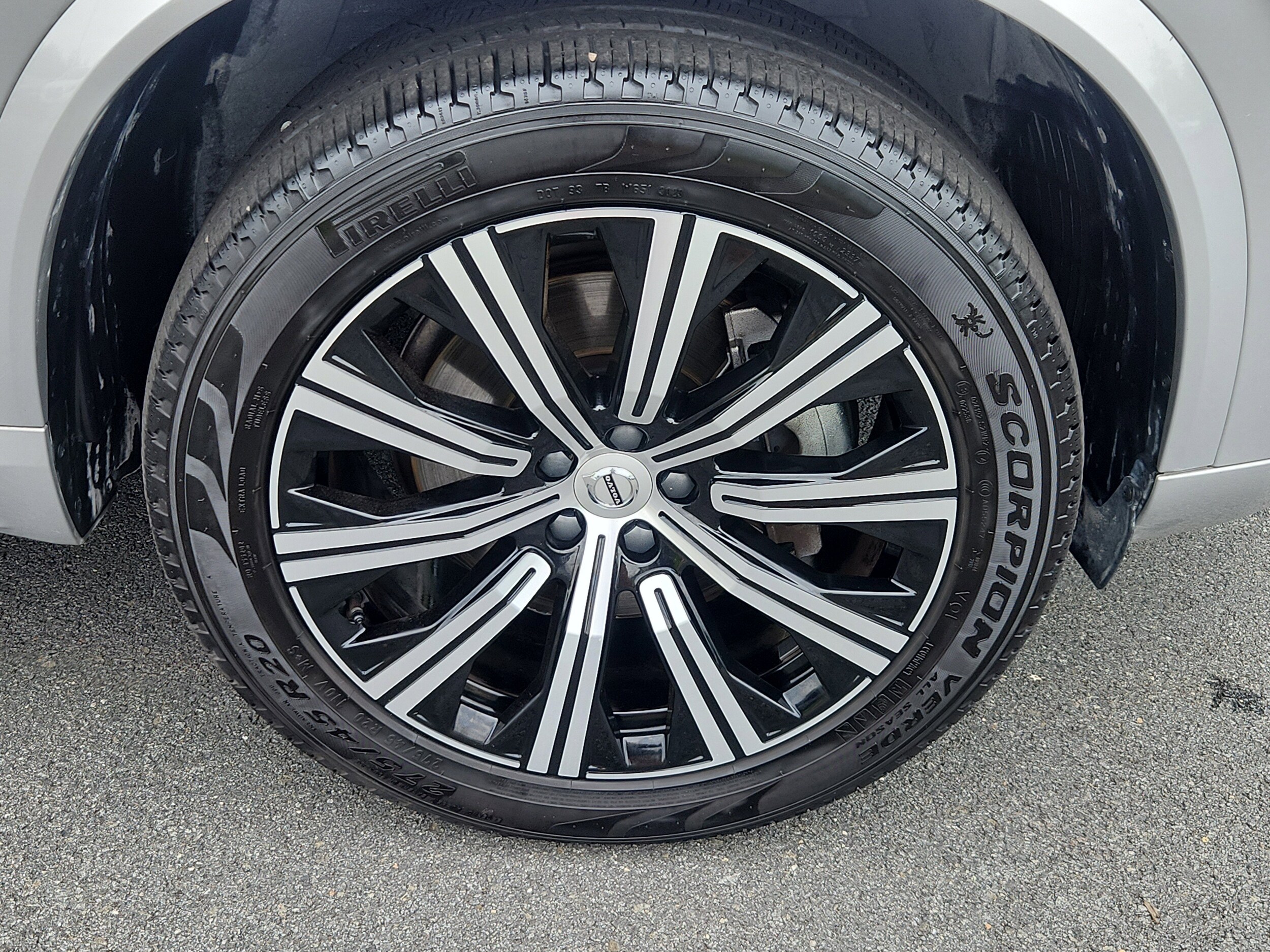 2024 Volvo XC90 B5 AWD Core photo 4