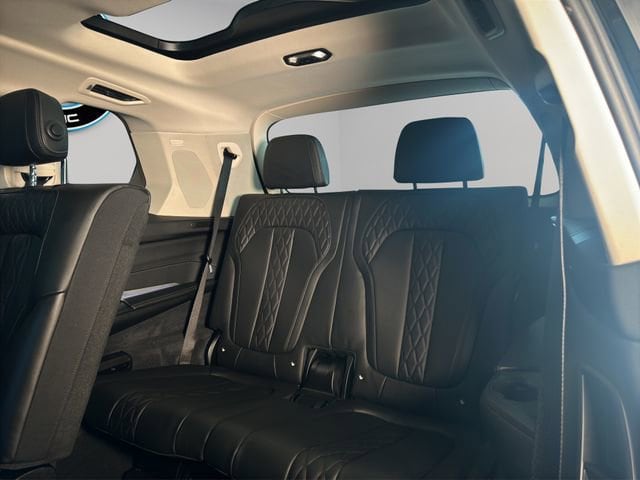 2026 BMW X7 21