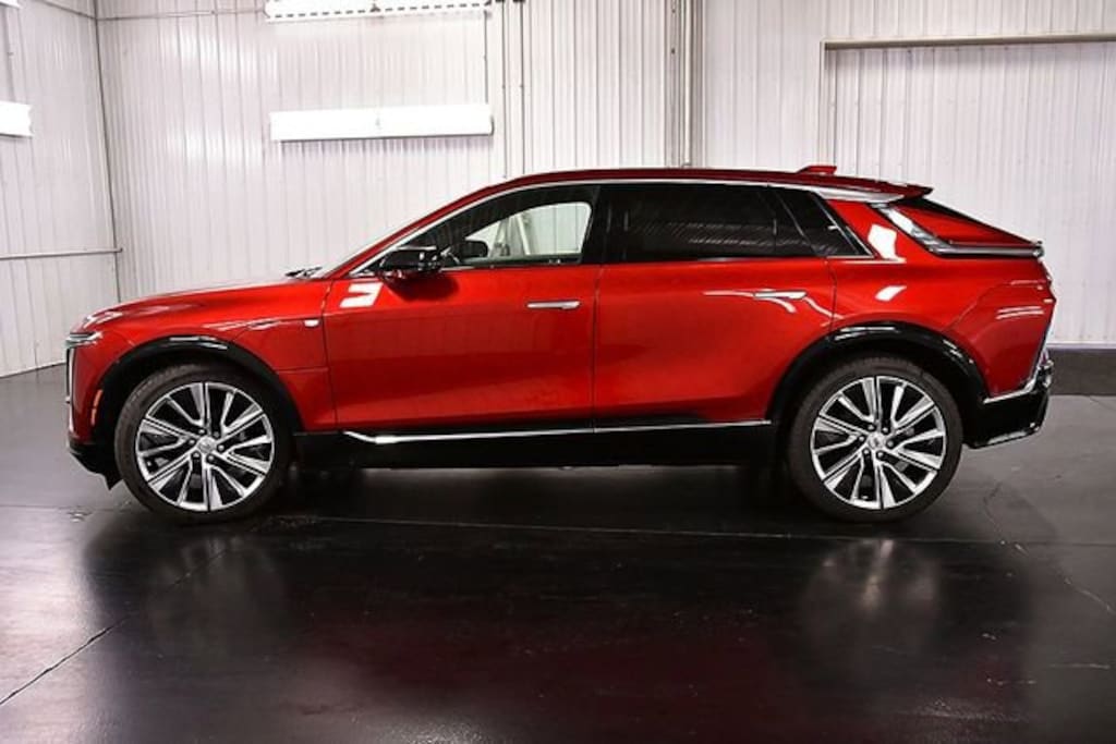 Used 2024 CADILLAC Lyriq Luxury 3 SUV