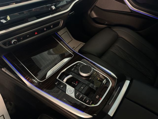 2026 BMW X7 18