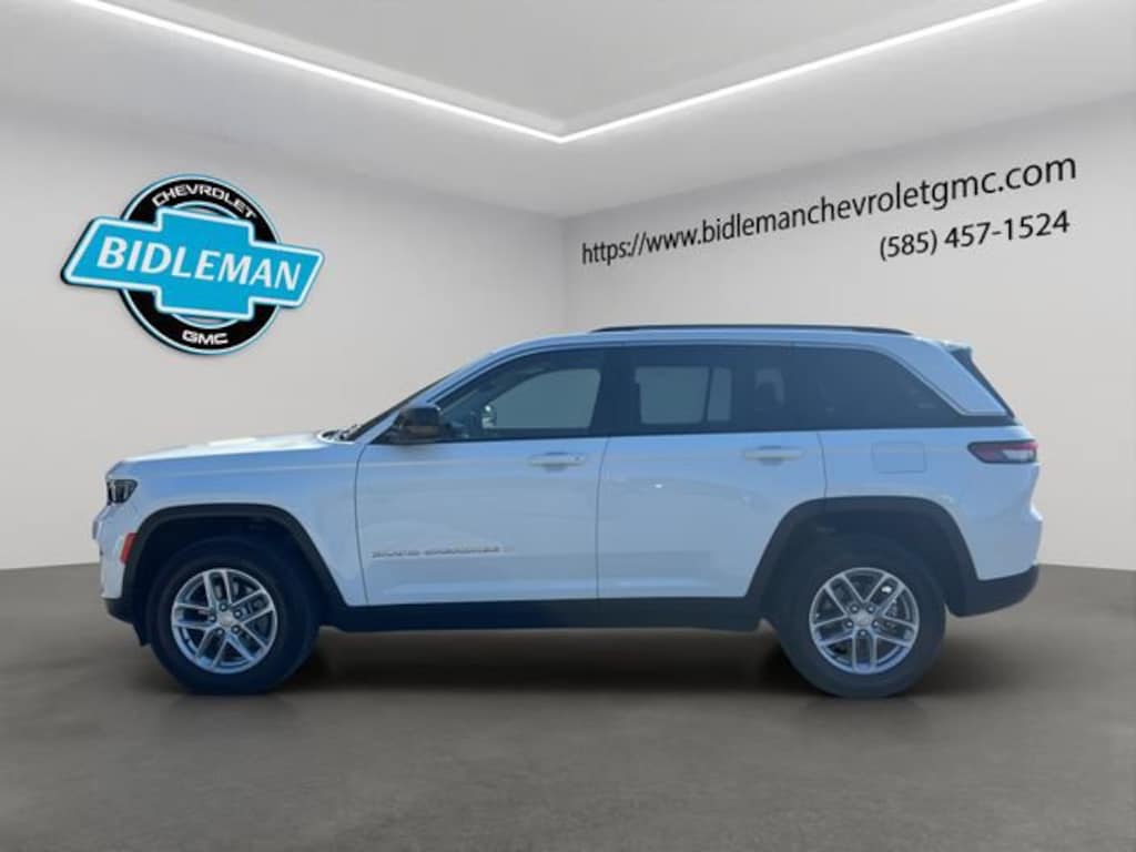 Used 2023 Jeep Grand Cherokee Laredo SUV