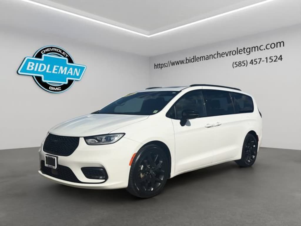 Used 2025 Chrysler Pacifica Limited Van Passenger Van