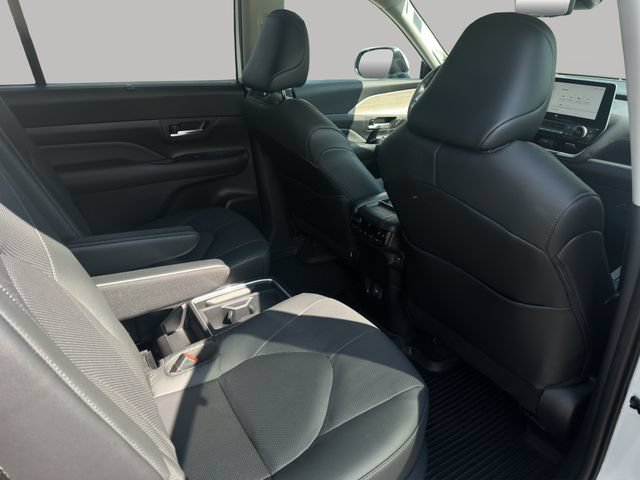 2025 Toyota Grand Highlander 15