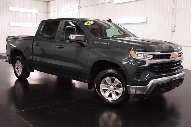 2025 Chevrolet Silverado 1500 LT's photo