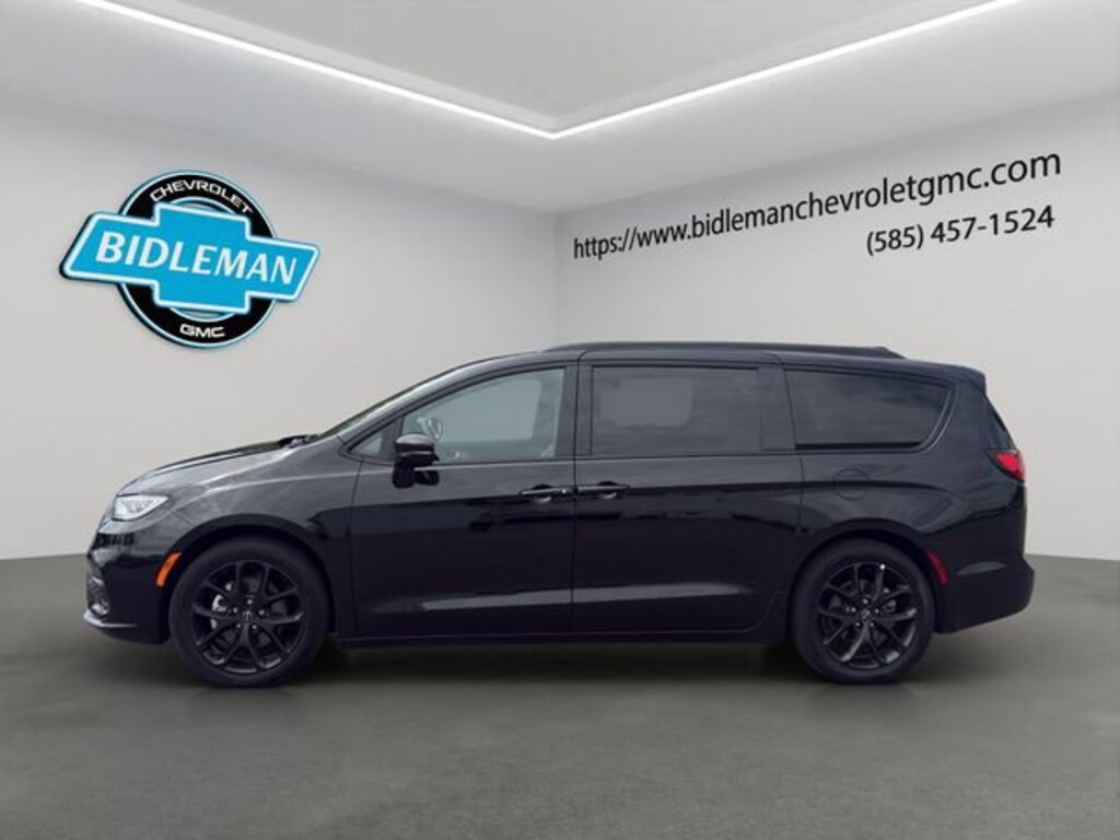 Used 2025 Chrysler Pacifica Limited Van Passenger Van