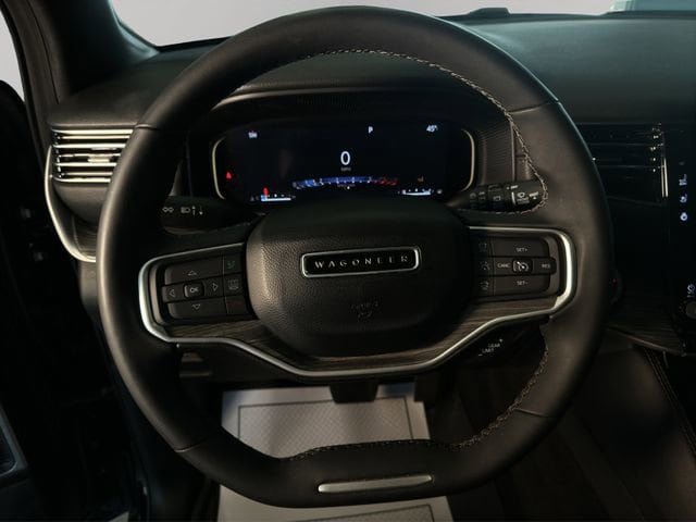 2024 Jeep Wagoneer L Series III - Photo 13
