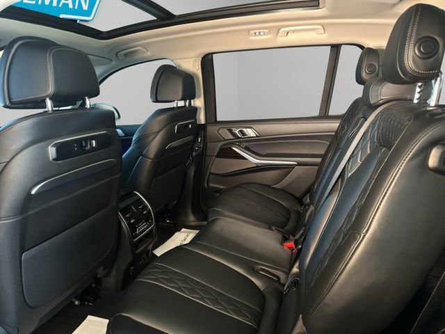 2026 BMW X7 16