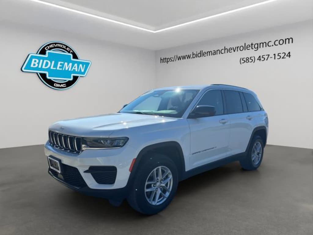 Used 2023 Jeep Grand Cherokee Laredo SUV