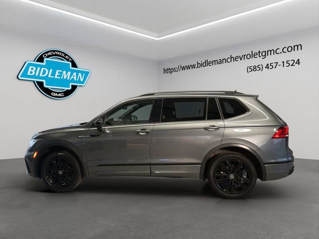 2022 Volkswagen Tiguan SE R-Line Black photo 2