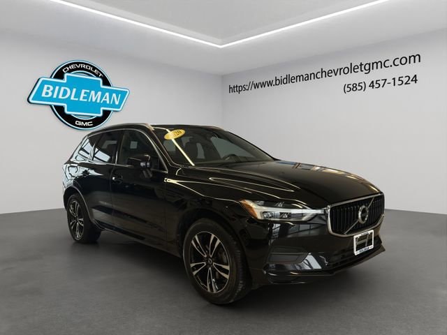 2020 Volvo XC60 Momentum's photo