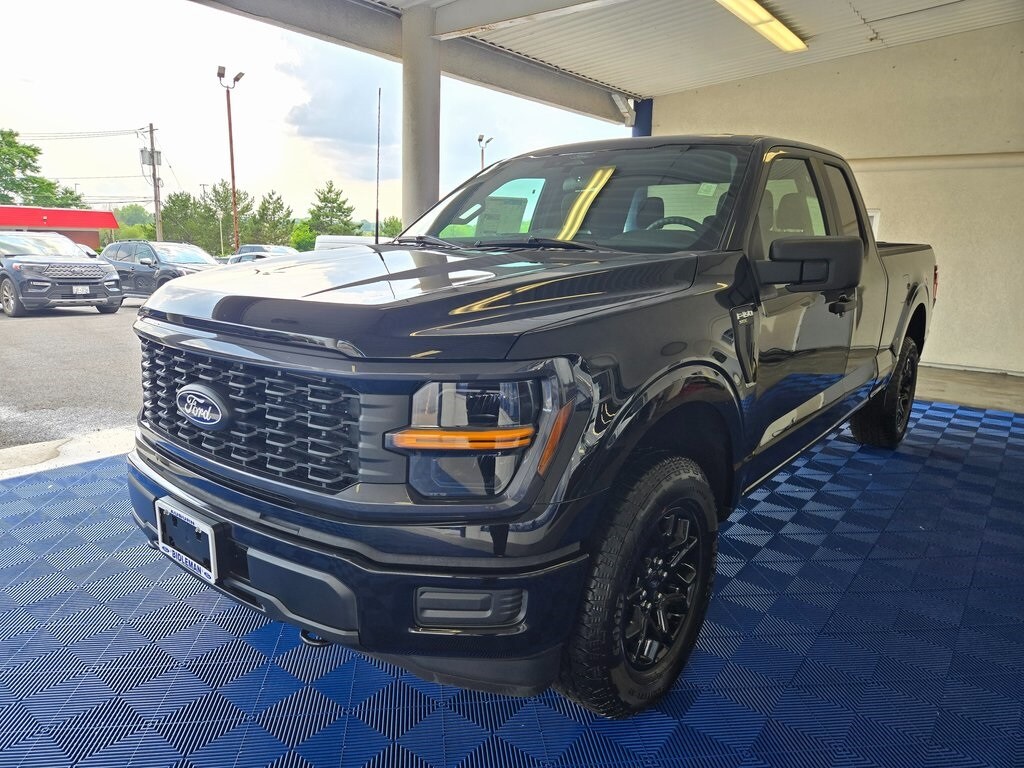 2025 Ford F-150 STX photo 3