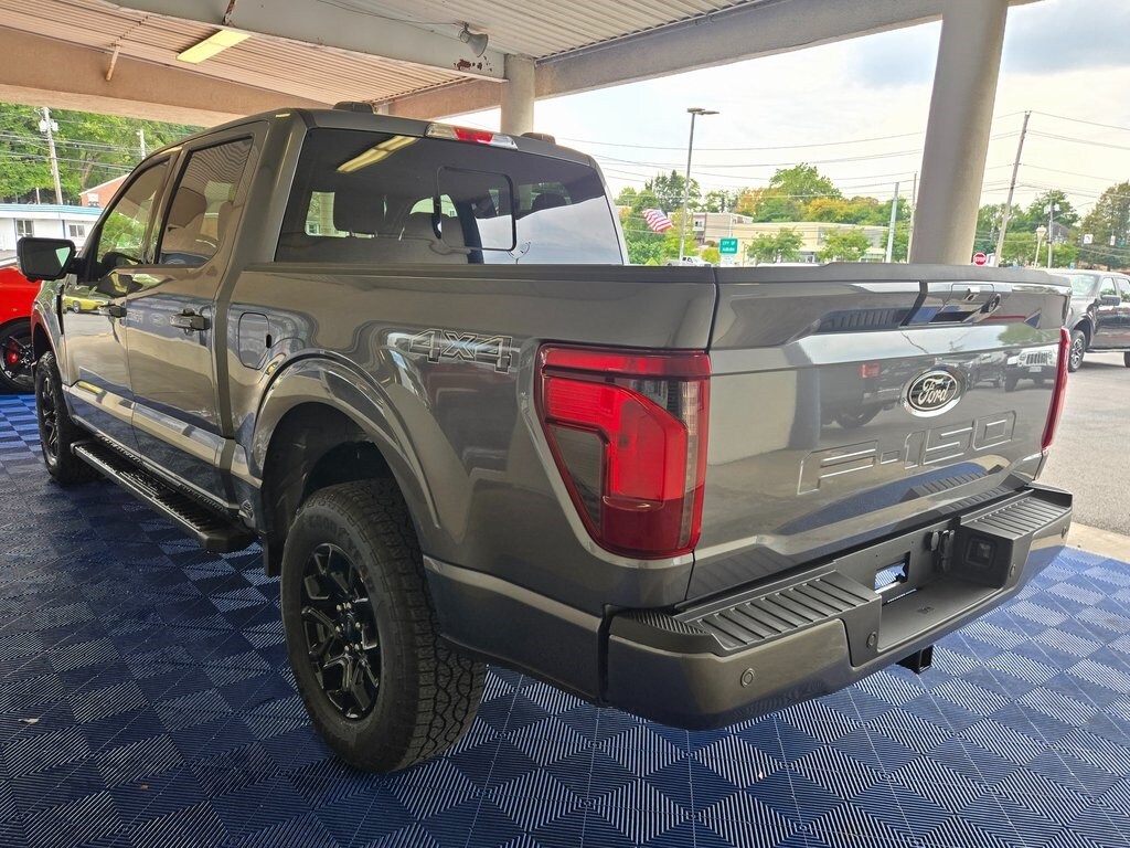 2025 Ford F-150 XLT photo 4