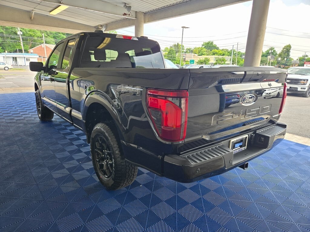 2025 Ford F-150 STX photo 4