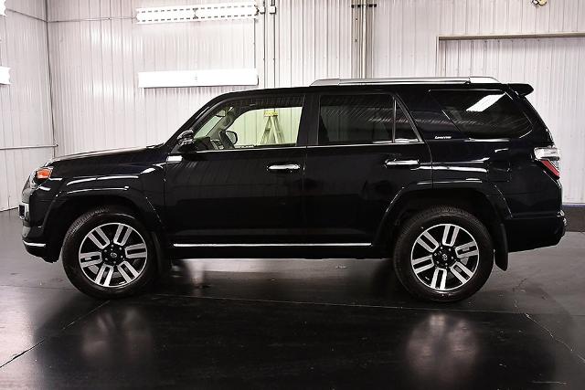 2022 Toyota 4Runner Limited photo 3