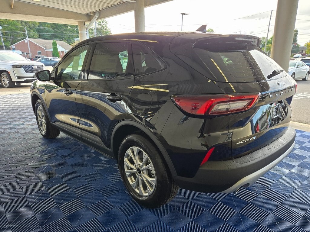 2025 Ford Escape Active photo 4