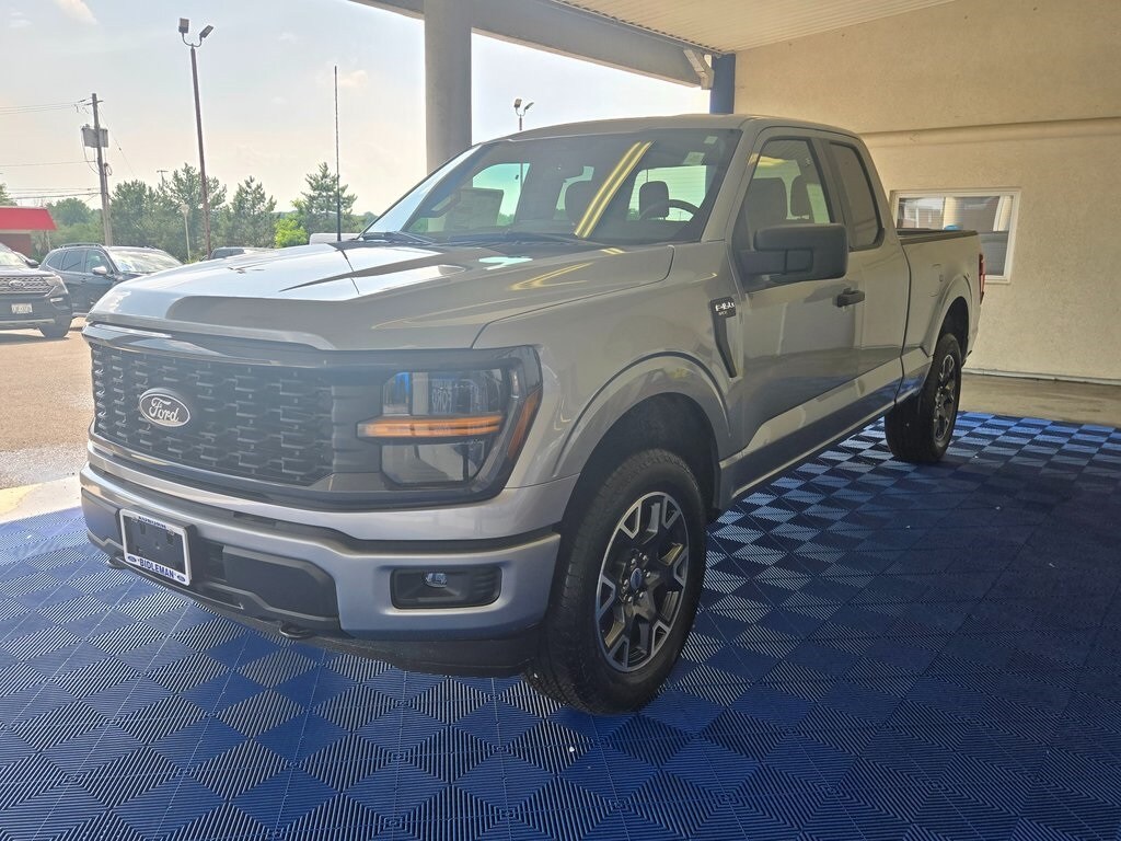 2025 Ford F-150 STX photo 3