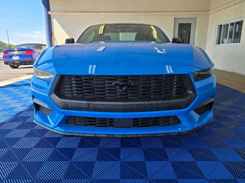 2025 Ford Mustang EcoBoost Premium photo 2