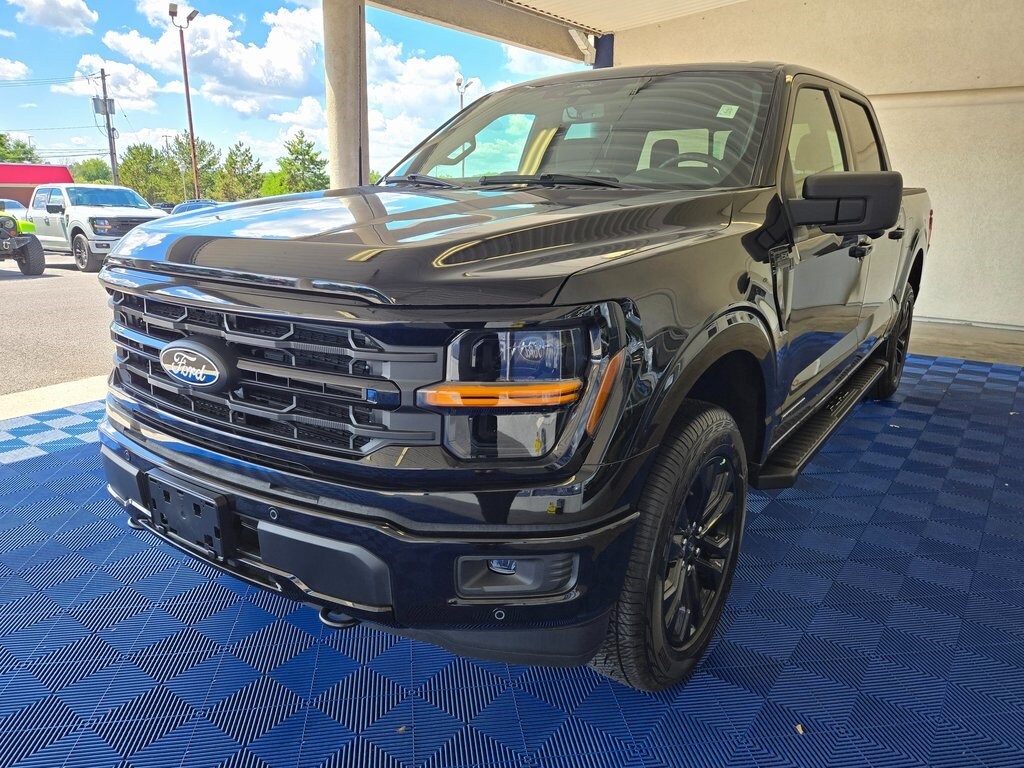 2025 Ford F-150 XLT photo 3