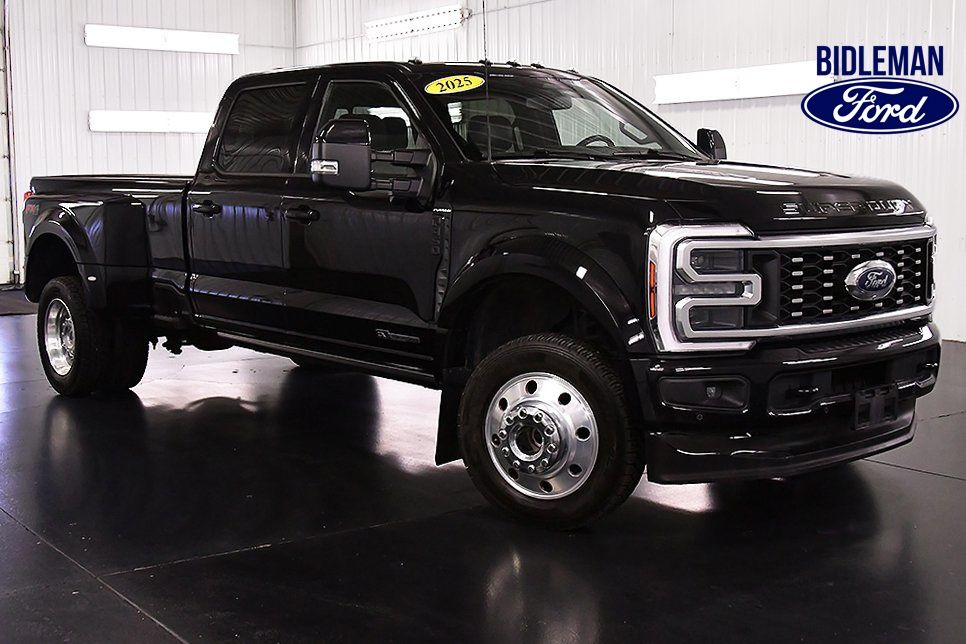 2025 Ford F-450 Platinum 4x4 Crew Cab 8' Box DRW's photo