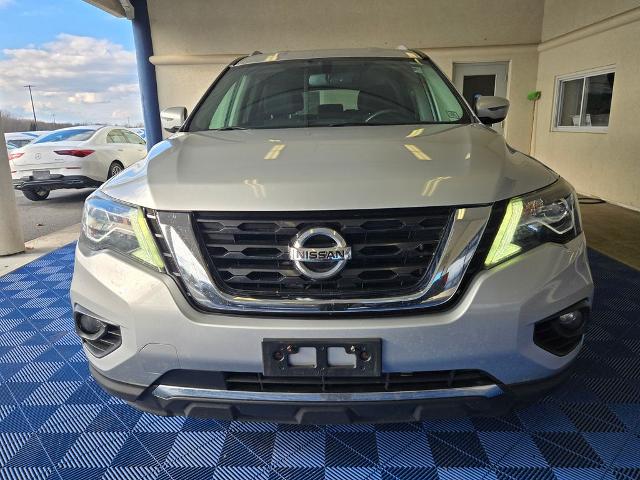 2018 Nissan Pathfinder SV photo 2
