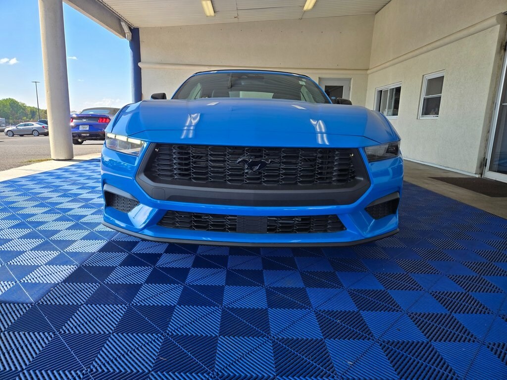 2025 Ford Mustang EcoBoost Premium photo 2