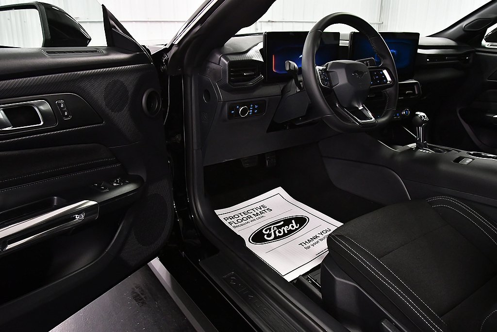 2026 Ford Mustang EcoBoost Fastback - Photo 15