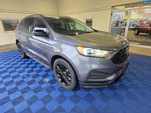 2022 Ford Edge SE's photo