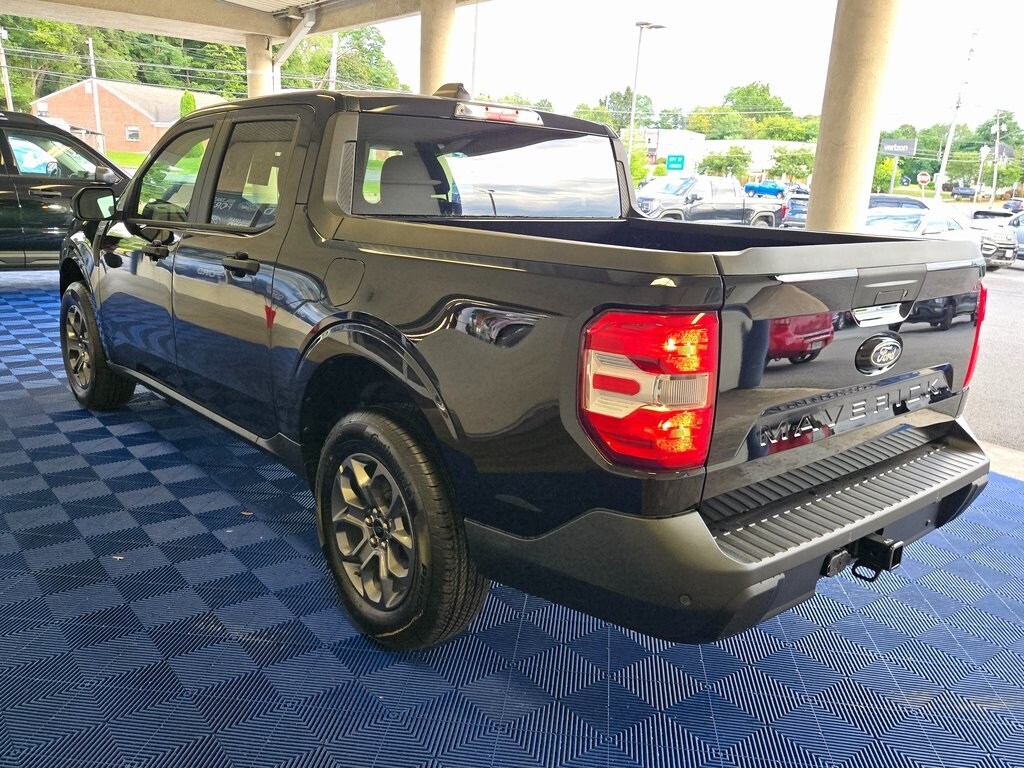 2025 Ford Maverick XLT photo 2