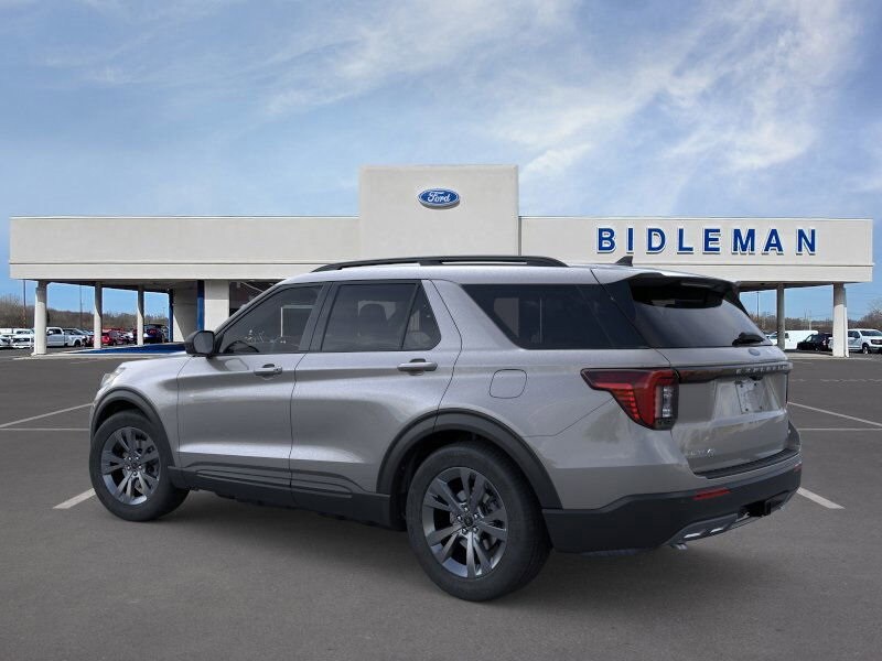2026 Ford Explorer photo 2
