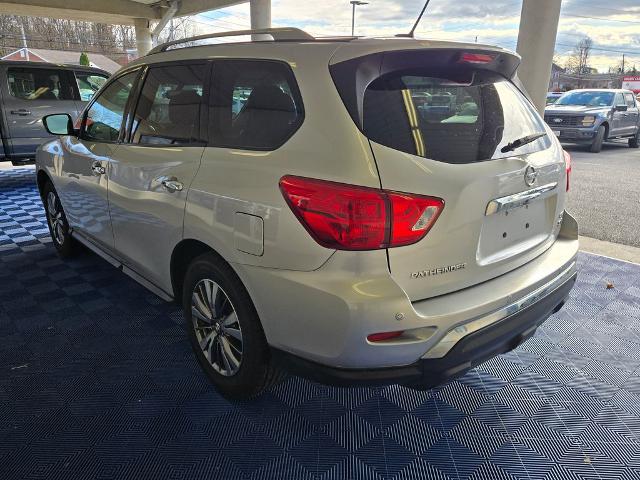 2018 Nissan Pathfinder SV photo 4