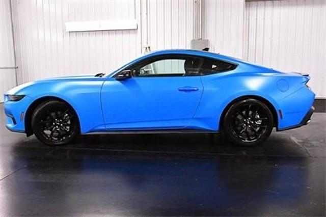 2024 Ford Mustang EcoBoost Premium photo 4
