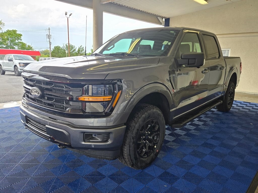 2025 Ford F-150 XLT photo 3