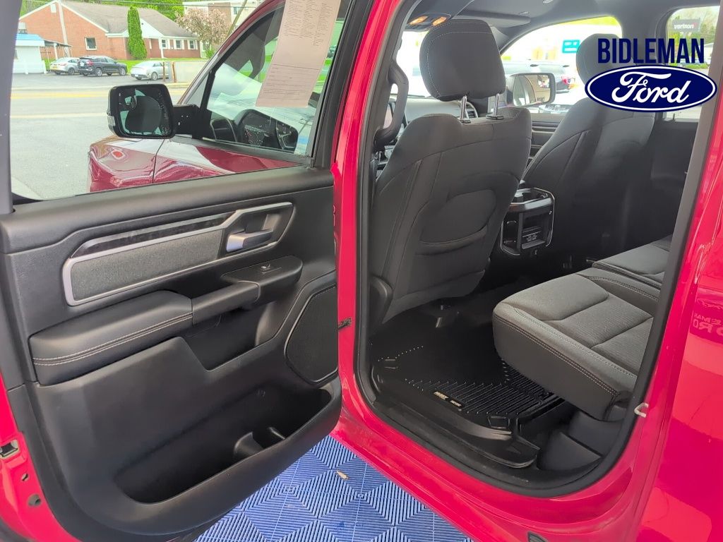 2022 RAM 1500 Big Horn/Lone Star 4x4 Crew Cab 5'7's photo