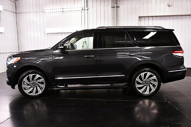 2024 Lincoln Navigator Reserve photo 4