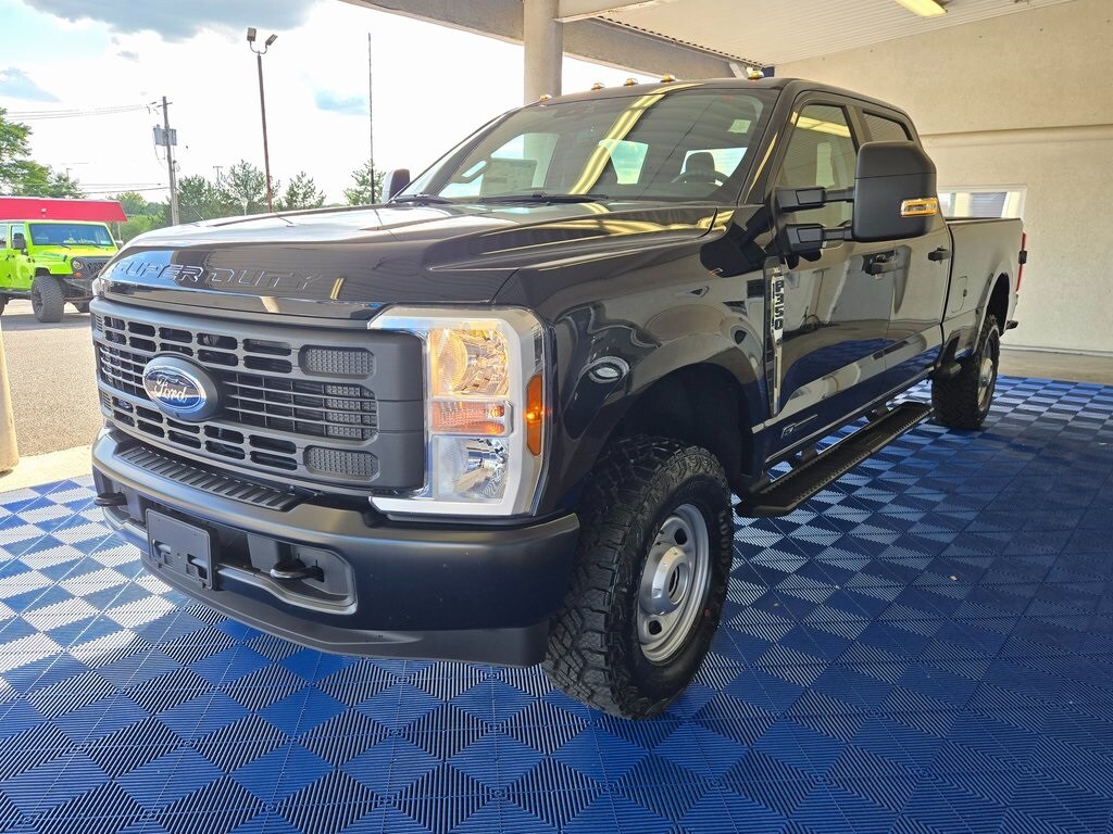 2026 Ford F-350 XL photo 3