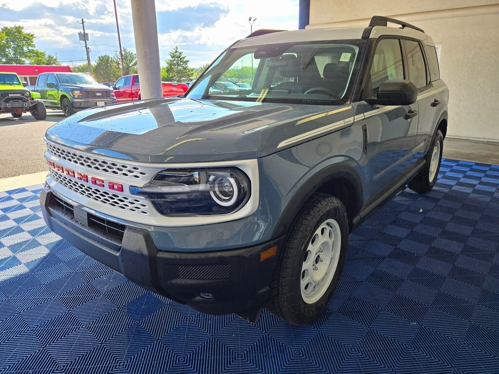 2025 Ford Bronco Sport Heritage photo 2