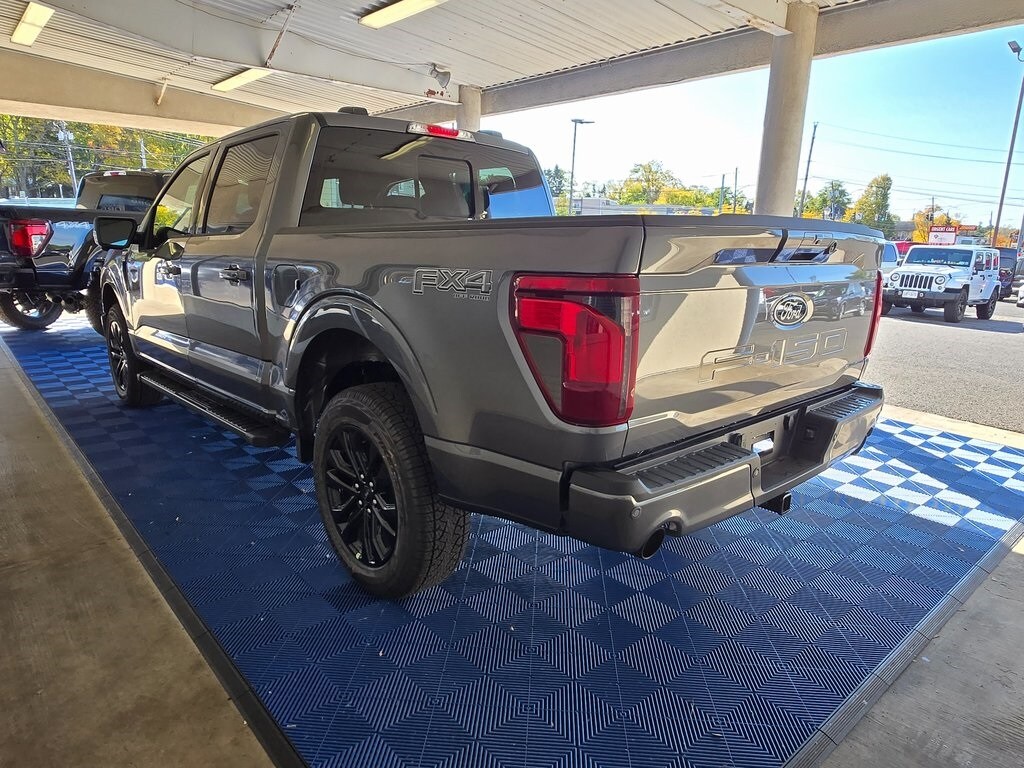 2025 Ford F-150 XLT photo 2