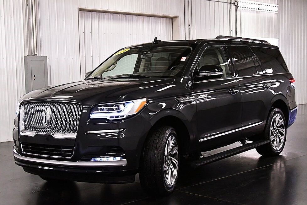 2024 Lincoln Navigator Reserve photo 3