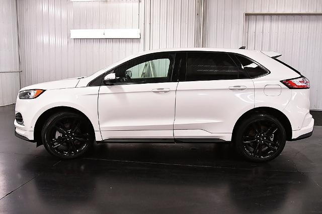 2024 Ford Edge ST photo 4