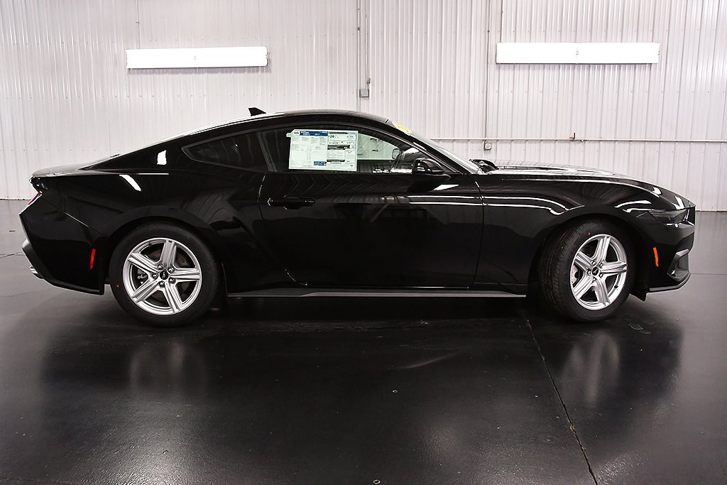 2026 Ford Mustang EcoBoost Fastback - Photo 9