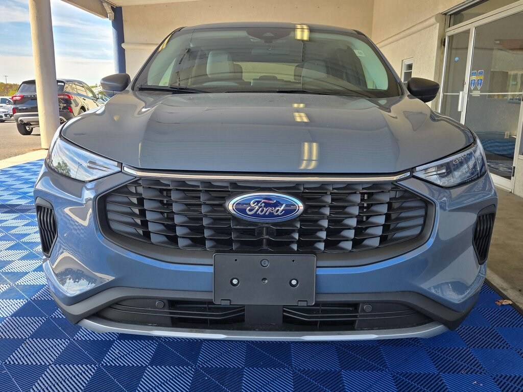 2025 Ford Escape Active photo 2