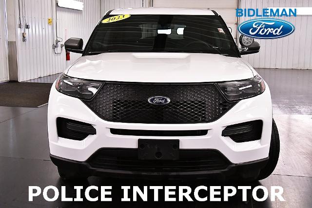 2023 Ford Explorer photo 2