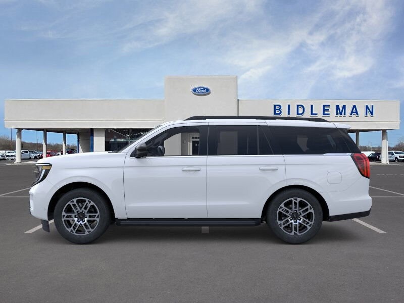 2025 Ford Expedition photo 2