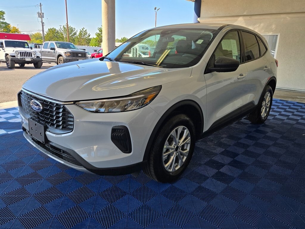 2025 Ford Escape Active photo 3