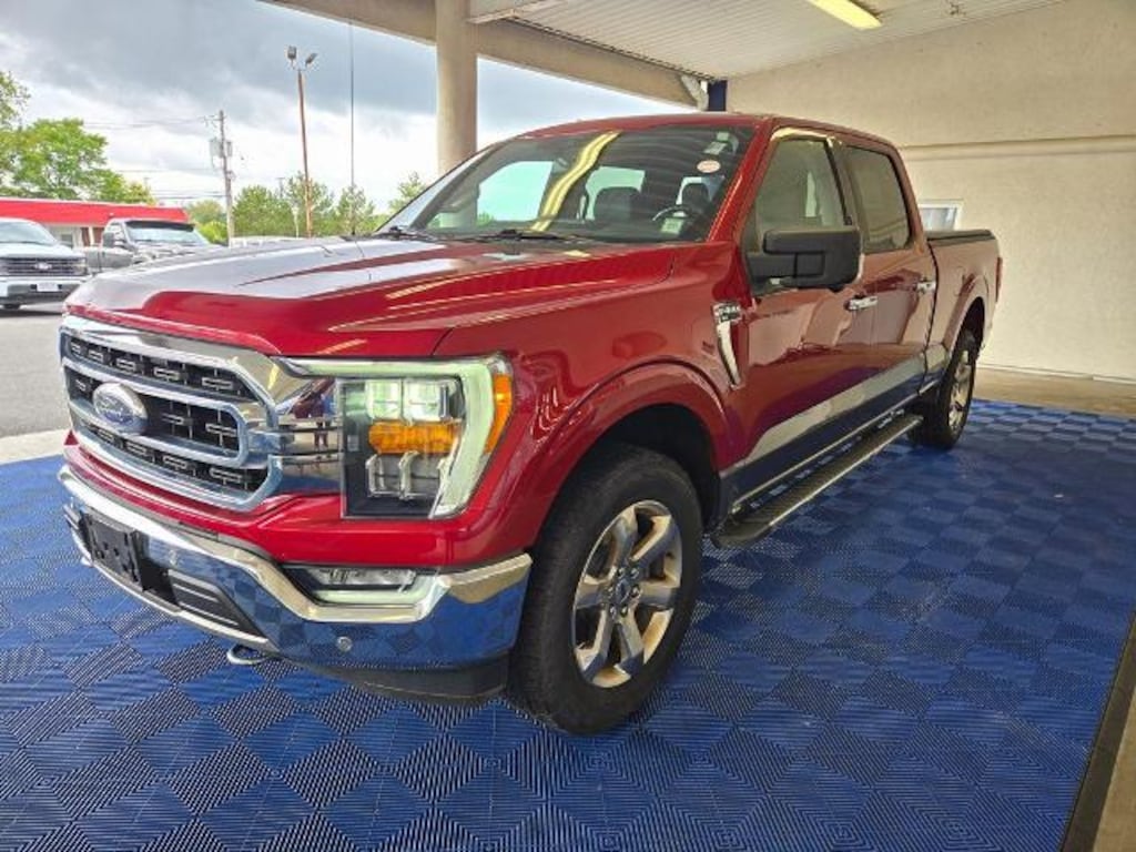 Used 2021 Ford F-150 XLT Crew Cab Truck