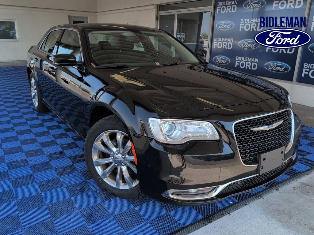 2021 Chrysler 300 Touring L AWD's photo