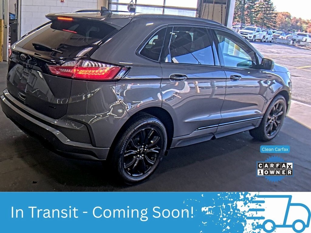 2022 Ford Edge SE photo 2